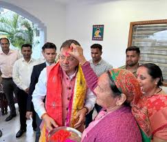 uttrakhand,Chief Minister , played Holi  