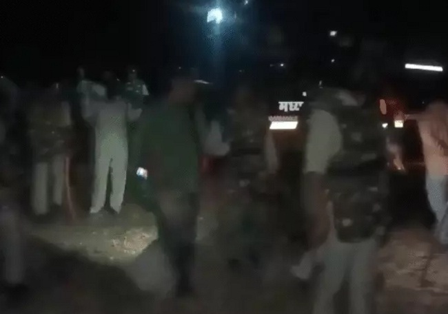 rewa, Tribals attacked , police team