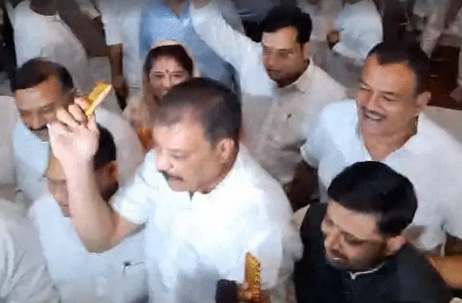 bhopal, Opposition created ruckus, walked out of the House