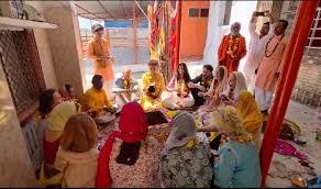 chatarpur, People were astonished , foreign tourists