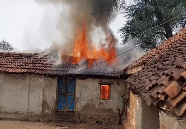 rewa,   huge fire broke out,Sagara village