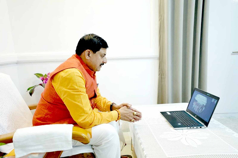 bhopal, Chief Minister ,congratulated the newlyweds