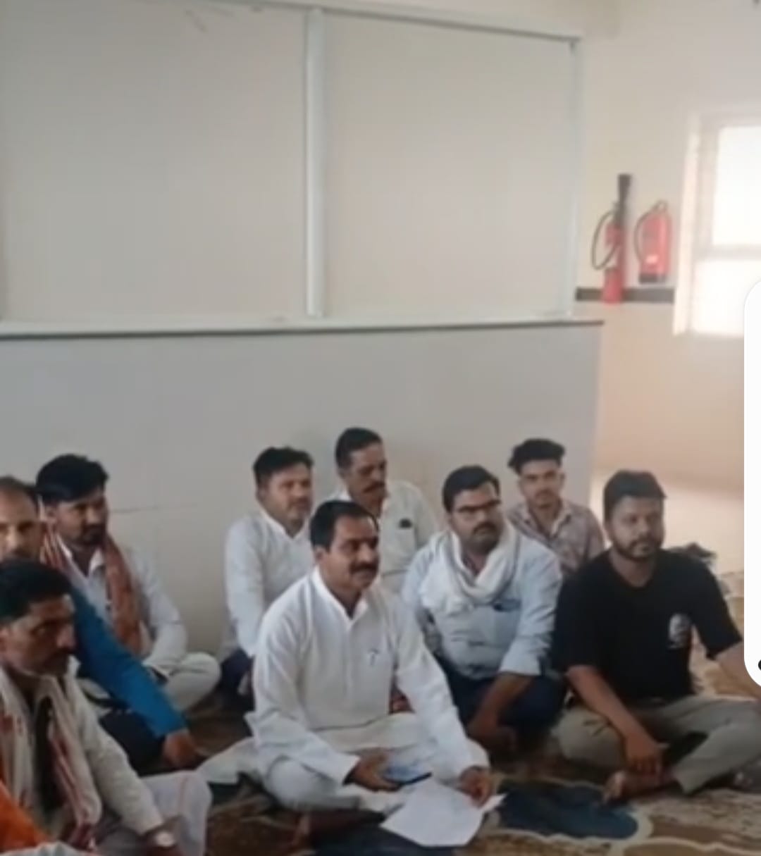 rajgarh, Former MLA staged, district hospital