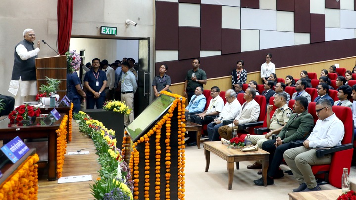 bhopal,   integrity and patience,  Governor Patel