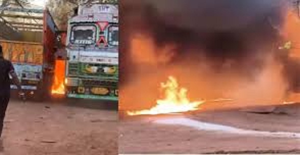 gwalior,   truck parked , suddenly caught fire  