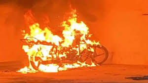 chatarpur, Fire breaks out, parking lot