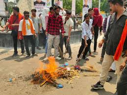 chatarpur, Effigy of Mamta Banerjee, burnt 