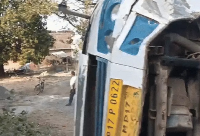 rewa, high speed bus ,overturned  