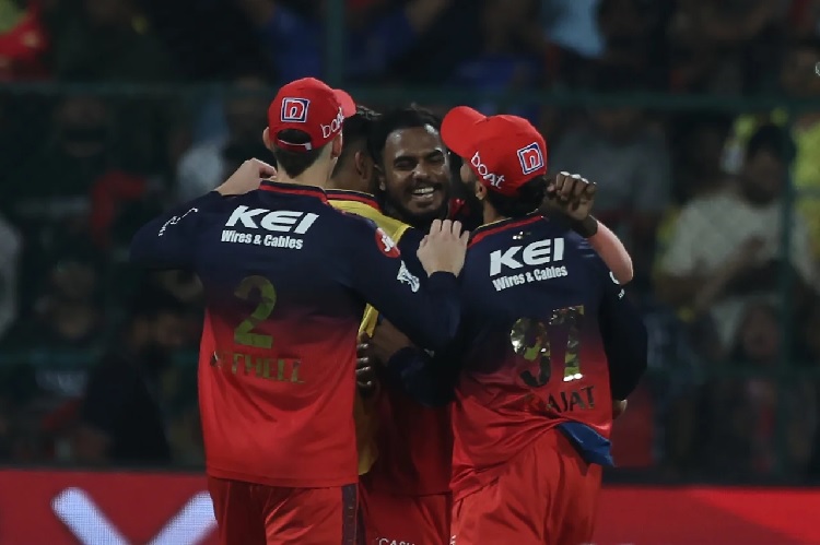 mumbai, RCB reached ,defeating CSK