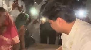 gwalior, Scindia ate dal panya , tribal sisters