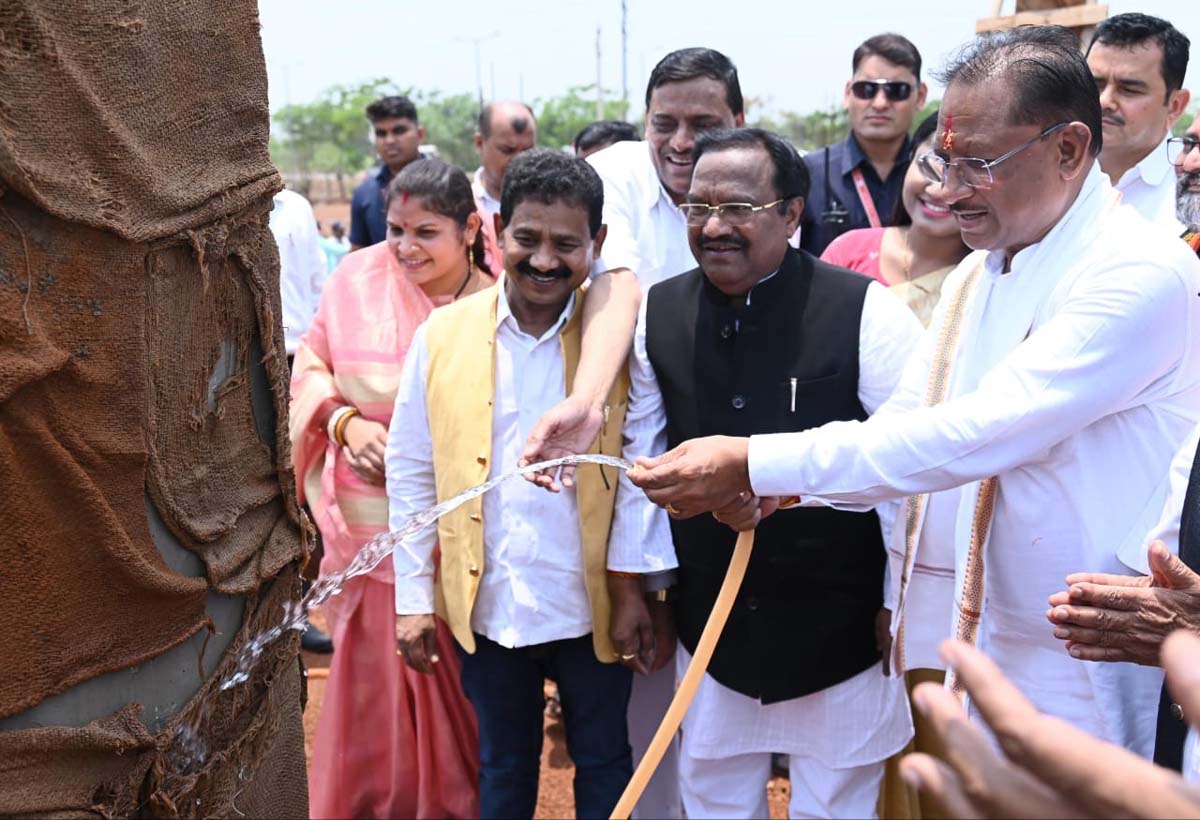 raipur, Chief Minister, suddenly reached Achoti 