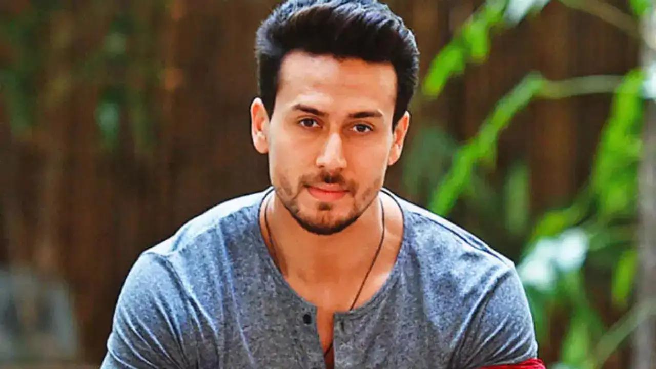 mumbai, Tiger Shroff ,Jackie Shroff