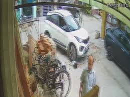 bareily,   girl was crushed ,by a car