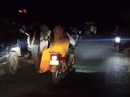 bhander, Firing   team , save their lives