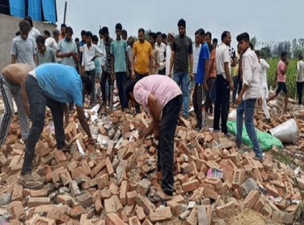 amroha, Explosion ,illegal firecracker factory 