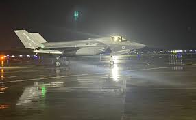 new delhi, American F-35B ,trapped in India