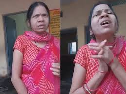 dhar, Drunk female teacher, creates ruckus 