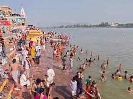 dewas, Crowd of faith , banks of Narmada