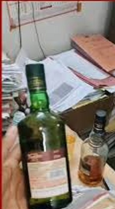 chatarpur, Video   university employee ,drinking alcohol goes viral