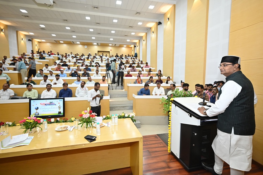 bhopal, Minister Sarang ,addressed the workshop 