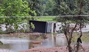 chatarpur, High speed pickup, river
