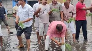 gwalior, Congress staged,  unique protest 