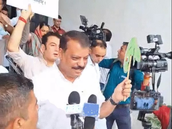 bhopal, Congress MLA, chameleon