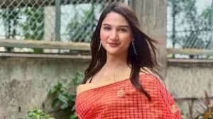 mumbai, Anaya Bangar, enter Big Boss