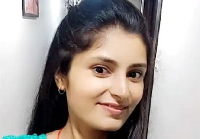 bhopal, Girl missing , train found  