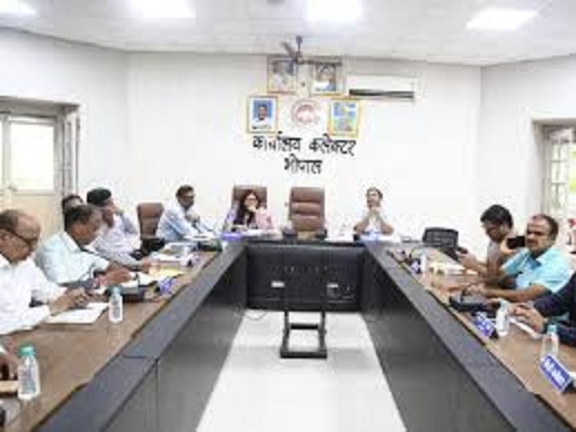 bhopal, Resolve pending complaints ,ADM Meshram