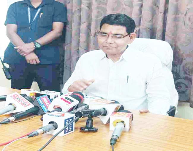 raipur,   allegation of assault , Minister Kedar Kashyap 