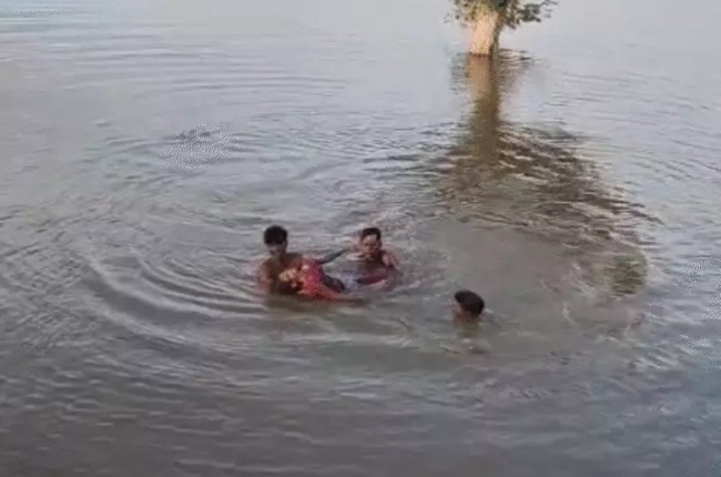 jhansdwa, Two sisters died,drowning in a pond