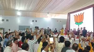 bhopal, Workers received training , clapping and sloganeering