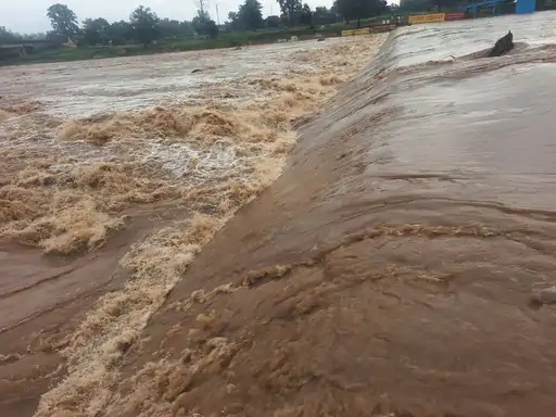 balrampur, Due to continuous rain, Kanhar river  
