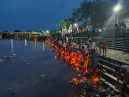 khandwa,  young man fell ,Gomukh Ghat