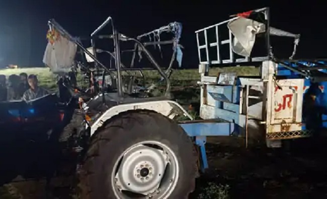 khandwa, While returning, idol immersion 