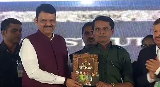 mumbai, 60 Naxalites surrendered  , Maharashtra