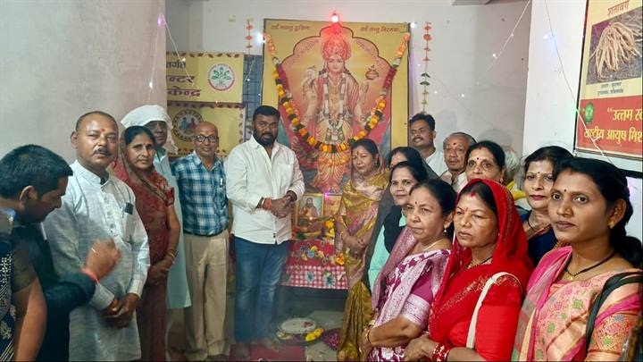 mandla, Minister Sampatiya Uikey ,performed puja