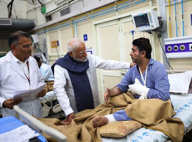 new delhi, PM Modi ,LNJP Hospital