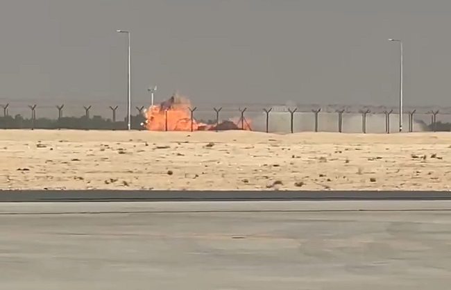new delhi,  Indian fighter jet Tejas ,crashes at Dubai  