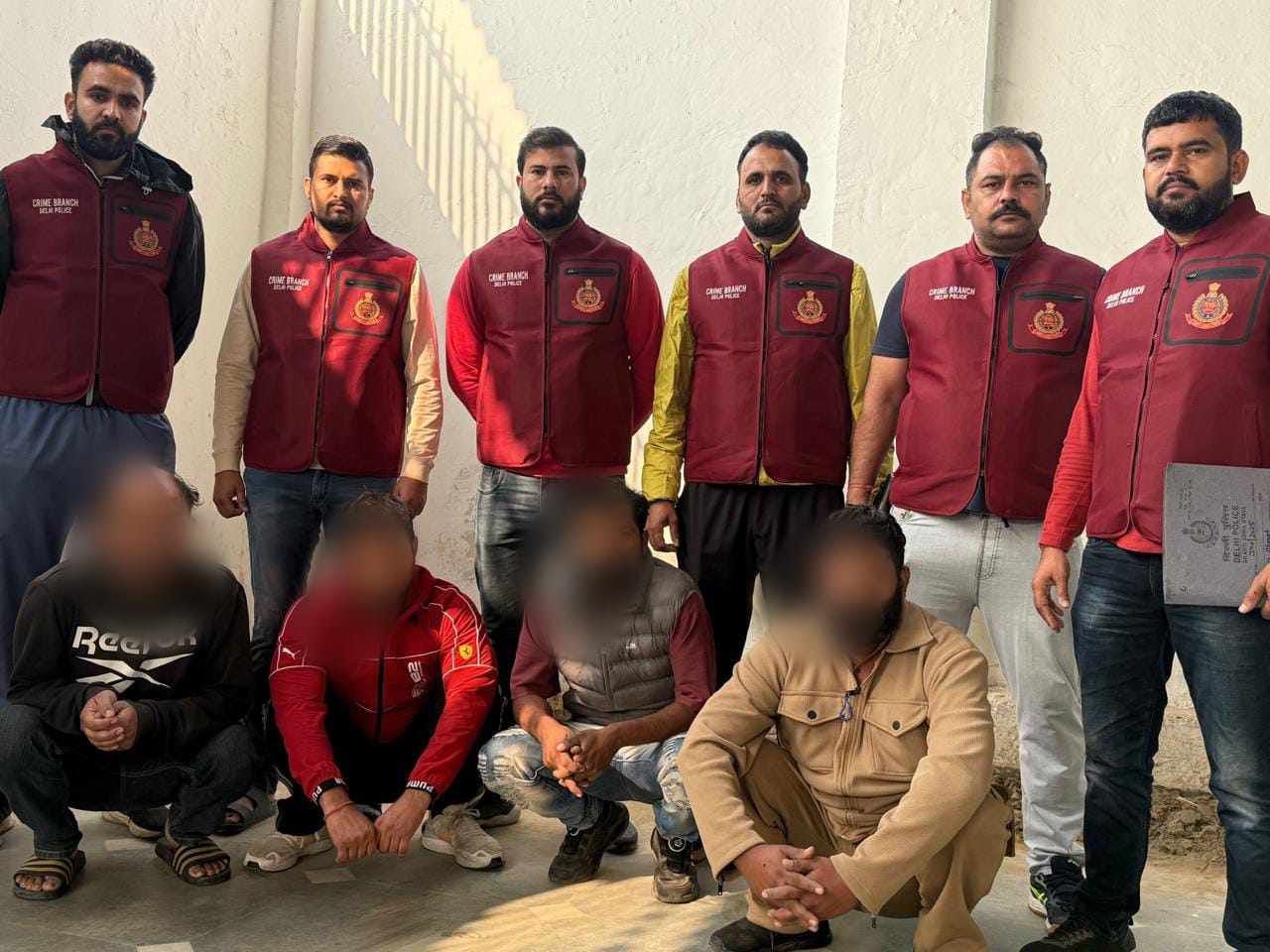 new delhi, ISI-backed, international arms smuggling 