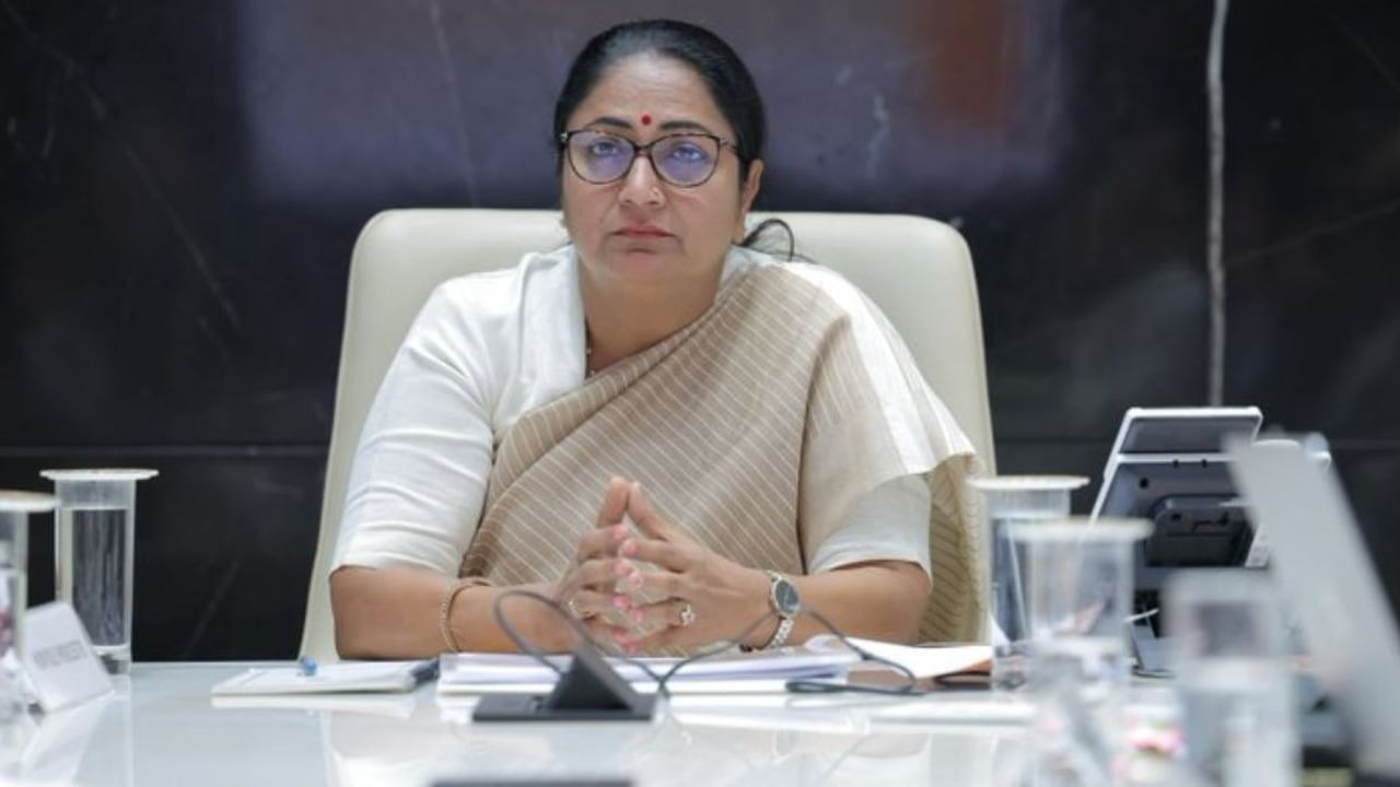 Dehli ,  Rekha government