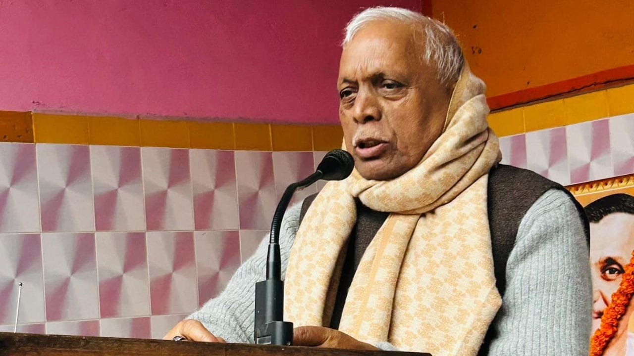 Lucknow , Ramapati Ram Tripathi , Akhilesh,  statements , panic