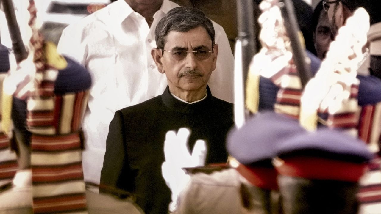 Tamilnadu ,Conflict , radition, national anthem, Raj Bhavan , government 