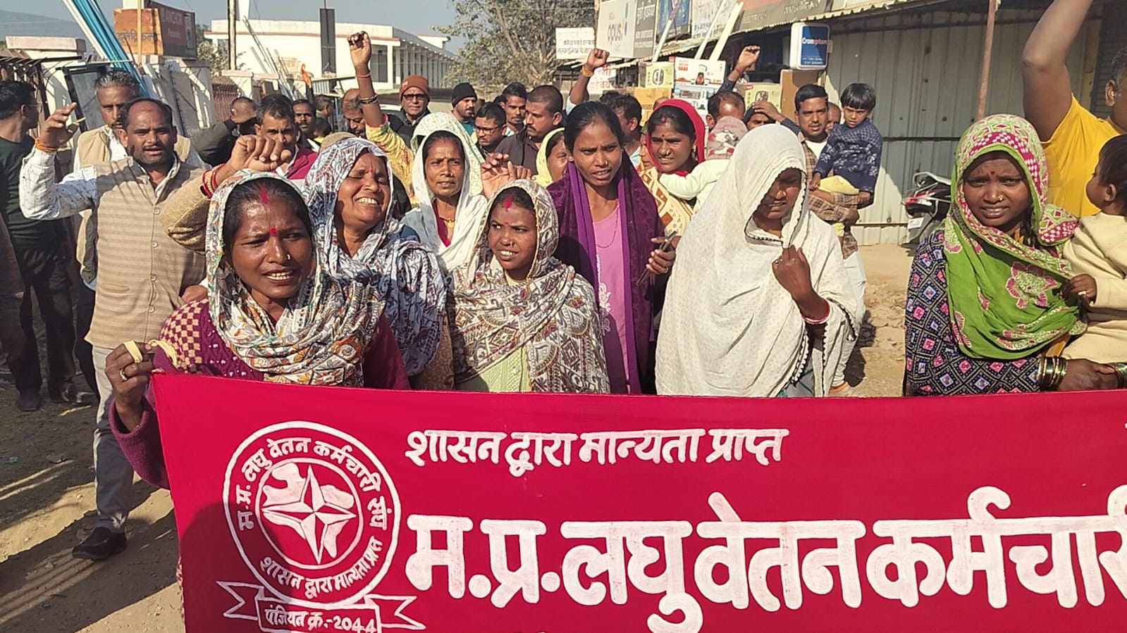 Mehar., CMO ,accused dictatorship, sanitation workers streets Ramnagar