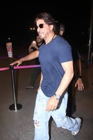 Shah Rukh Khan leaves,Dubai, King Khan ,stylish look,airport