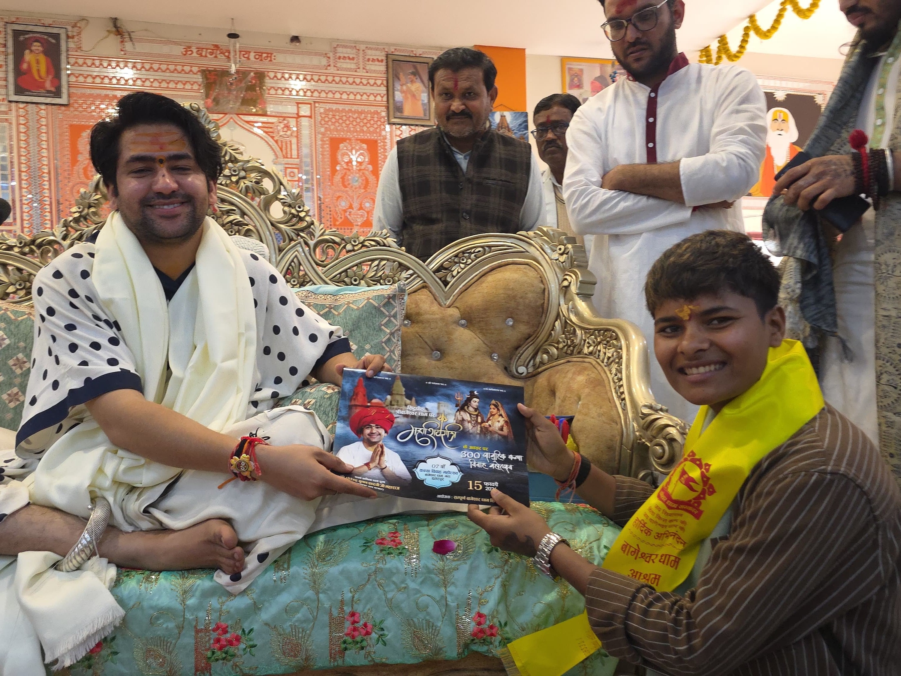 Cricketer Kranti Gaur reached Bageshwar Dham before Australia tour, took blessings