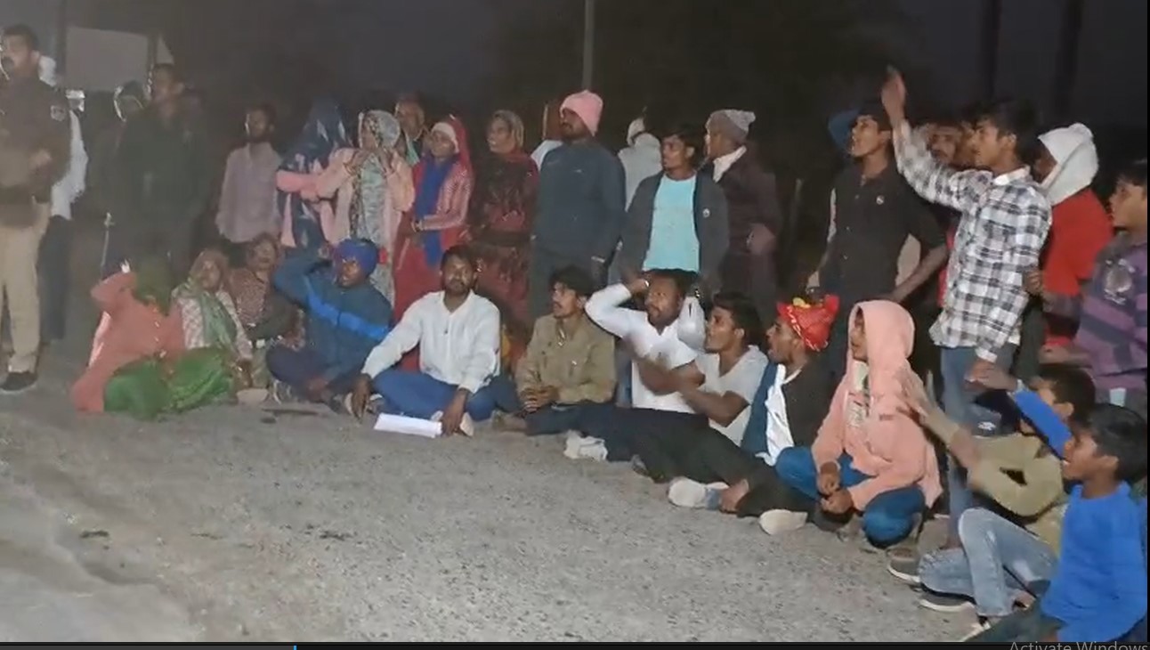 Villagers,Maihar expressed,displeasure by blocking the road.