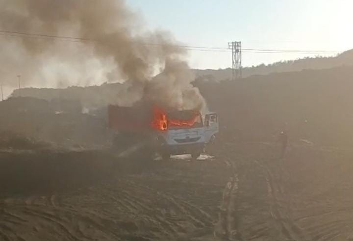 Trailer catches fire,Dipka Mines, major loss ,averted due ,coal
