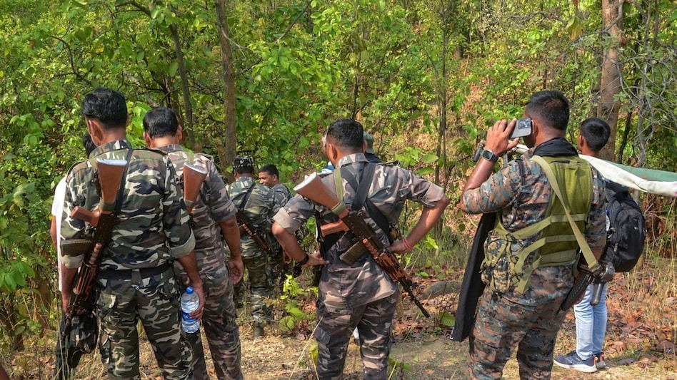 Naxal plot foiled,Bijapur: 17 explosives including 16 beer bottle IEDs recovered